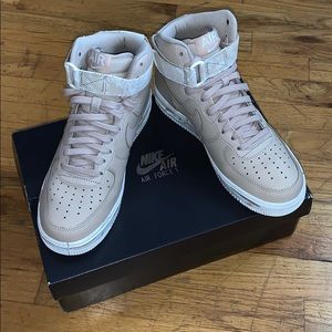 NIKE AIR FORCE 1 HIGH ‘07 LV8 LTHR